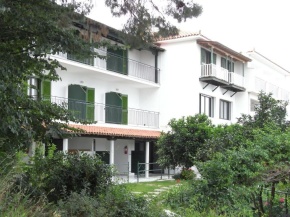 Villa Yiannis (Adult Friendly)